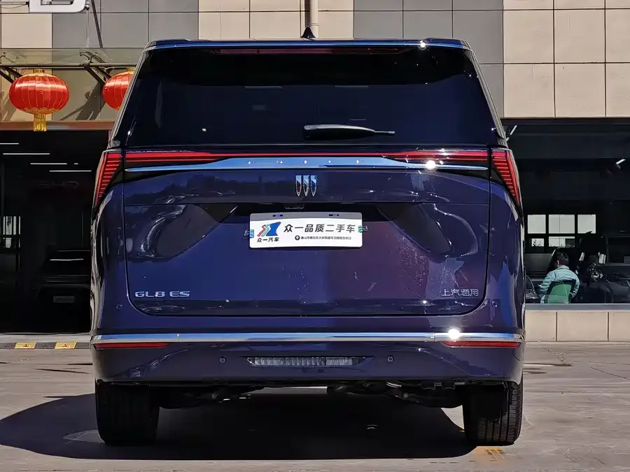 Buick GL8 2025 Lu Zun Premium Edition 2025 — миниатюра 2