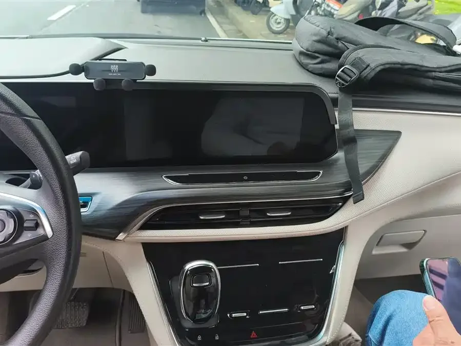 Buick GL8 2023 ES Lu Zun Comfort Edition 2022 — миниатюра 4