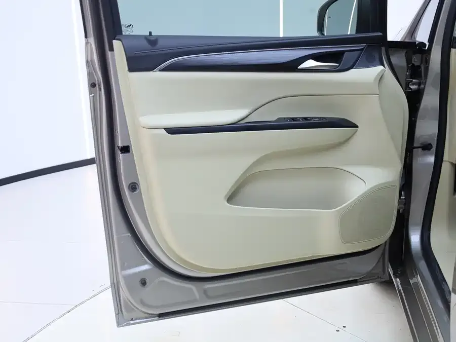 Buick GL8 2023 ES Lu Zun Premium Edition 2024 — миниатюра 3