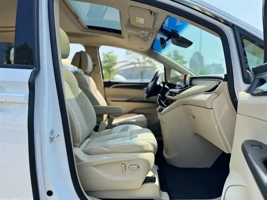 Buick GL8 2022 ES Lu Zun 653T Exclusive model 2023 — миниатюра 3