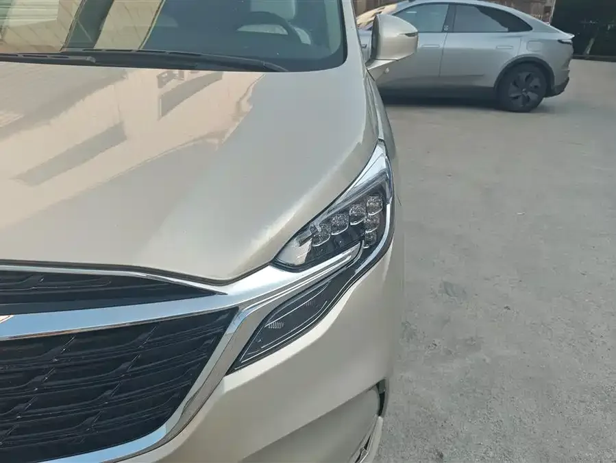 Buick GL8 2022 ES Lu Zun 653T Comfort Edition 2022 — миниатюра 5
