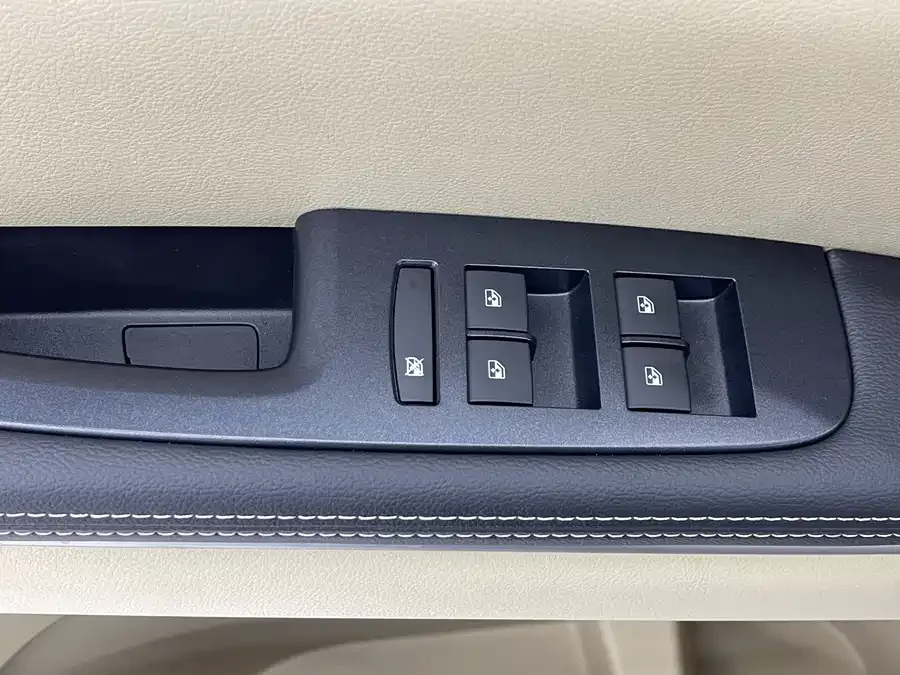 Buick GL8 2023 Land Business Class 652T Luxury Edition 2024 — миниатюра 4
