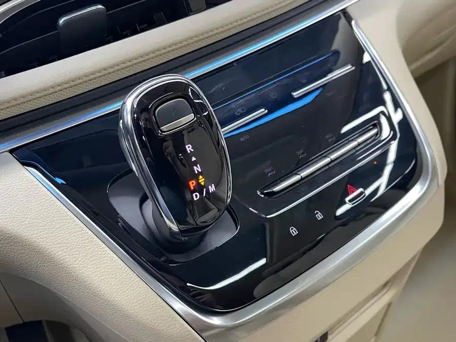 Buick GL8 2023 Land Business Class 652T Luxury Edition 2024 — миниатюра 5