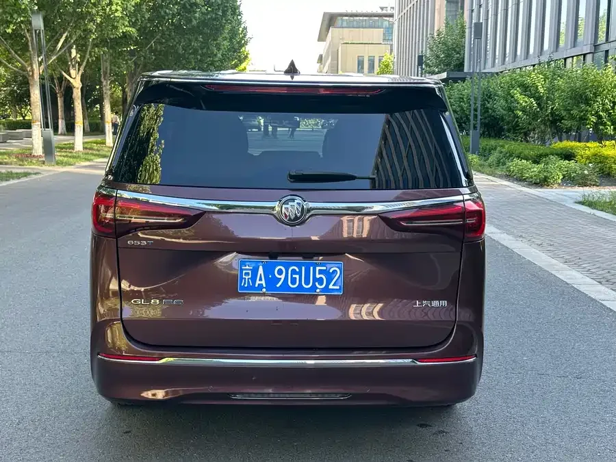 Buick GL8 2022 ES Lu Zun 653T Exclusive model 2023 — миниатюра 2
