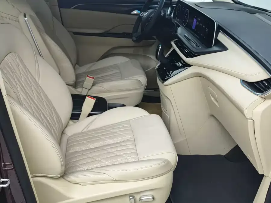 Buick GL8 2022 ES Lu Zun 653T flagship model 2022 — миниатюра 4