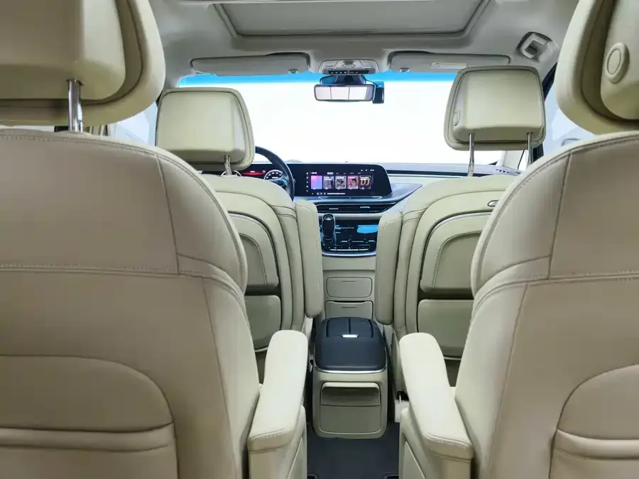 Buick GL8 2022 ES Lu Zun 653T flagship model 2022 — миниатюра 5