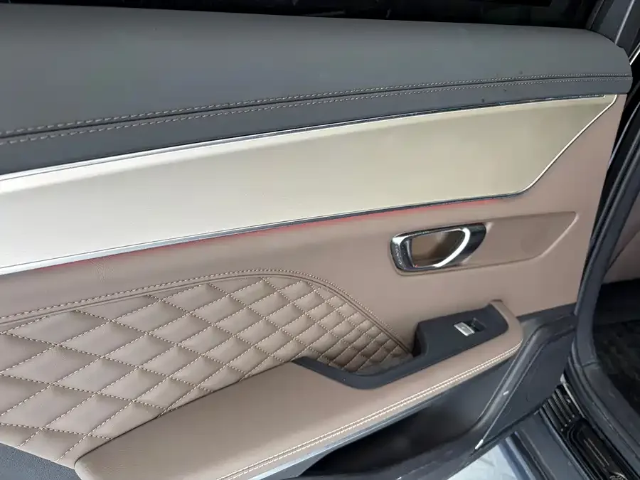 BYD Second-hand Han 2024 DM-i Honor Edition 121KM Premium Edition 2024 — миниатюра 3