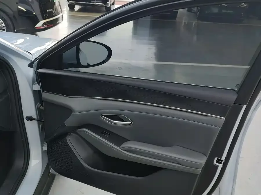 BYD Qin L Qin L 2024 DM-i 120KM Leading Edition 2024 — миниатюра 3