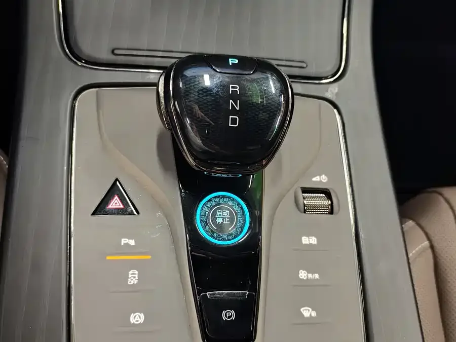 BYD Second-hand Han 2023 DM-i Champion Edition 121KM Prestige Edition 2023 — миниатюра 4