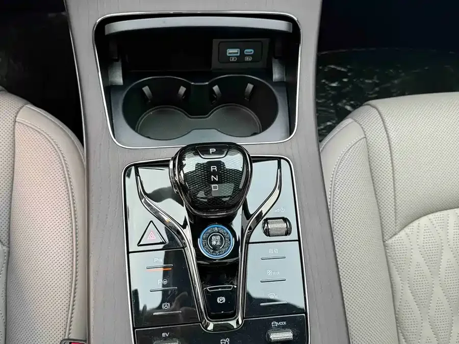 BYD Second-hand Han 2025 DM-i Intelligent Driving Edition 125KM LiDAR Flagship Model 2025 — миниатюра 4