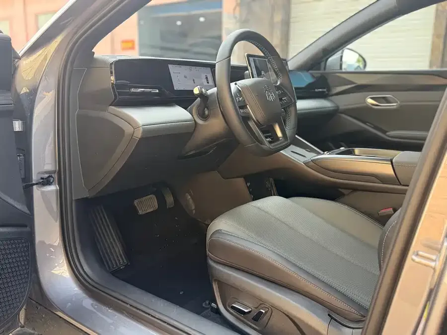 BYD Qin L Qin L 2025 EV 470KM Leading Edition 2026 — миниатюра 3