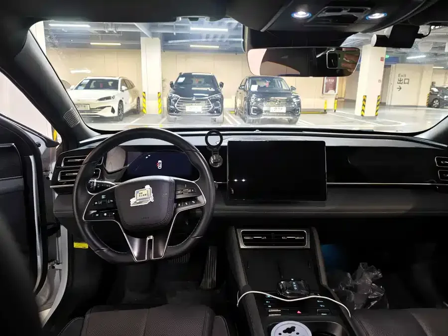BYD Qin L Qin L 2024 DM-i 80KM Beyond Edition 2024 — миниатюра 2