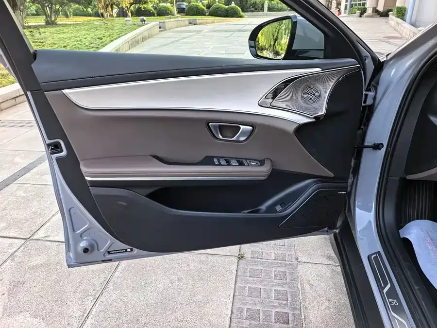 BYD Second-hand Han 2025 DM-i Intelligent Driving Edition 125KM LiDAR Flagship Model 2025 — миниатюра 5