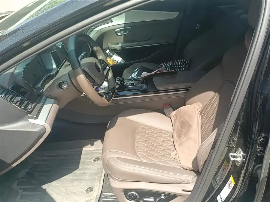 BYD Second-hand Han 2025 DM-i 125KM Premium Edition 2024 — миниатюра 3