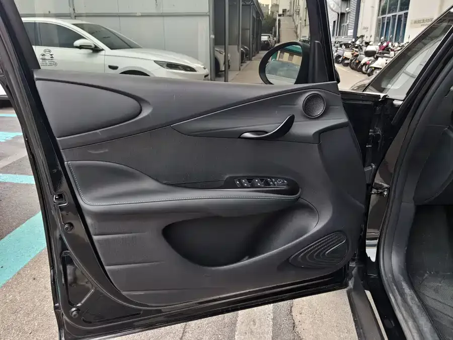 BYD Dolphin Dolphin 2025 Smart Driving Edition 410km Fashion Edition 2025 — миниатюра 3