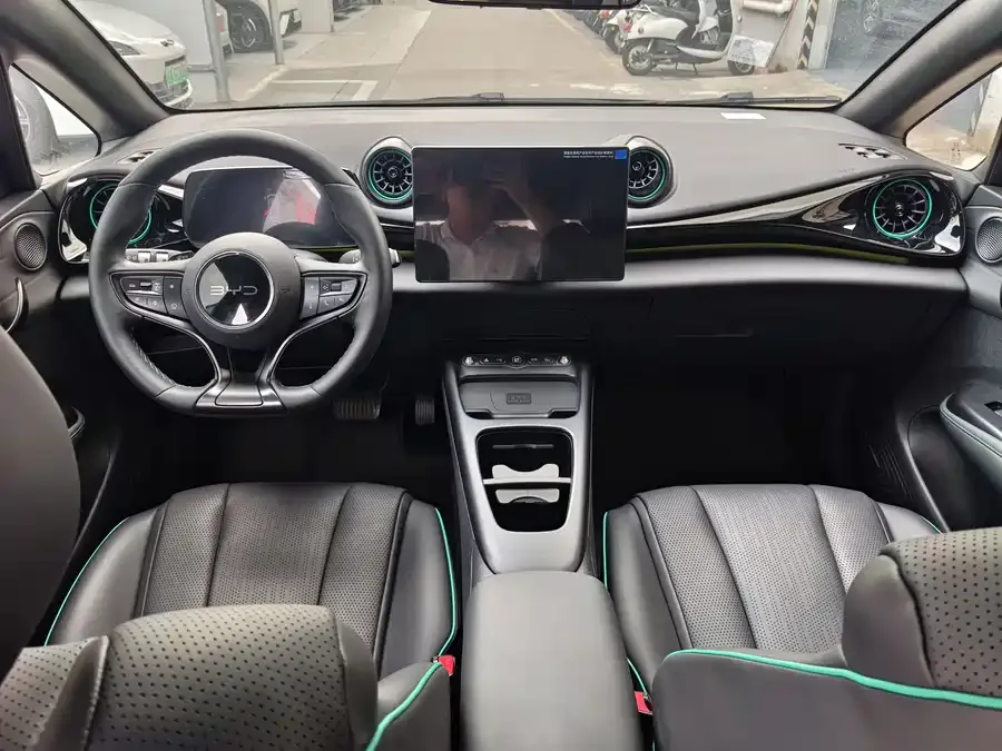 BYD Dolphin Dolphin 2025 Smart Driving Edition 410km Fashion Edition 2025 — миниатюра 4