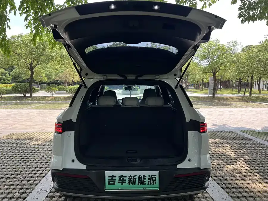 BYD Song Pro New Energy Song Pro New Energy 2024 Honor Edition DM-i 71KM Leading Edition 2024 — миниатюра 5