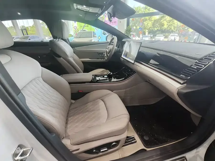 BYD Second-hand Han 2025 DM-i 125KM Premium Edition 2025 — миниатюра 3