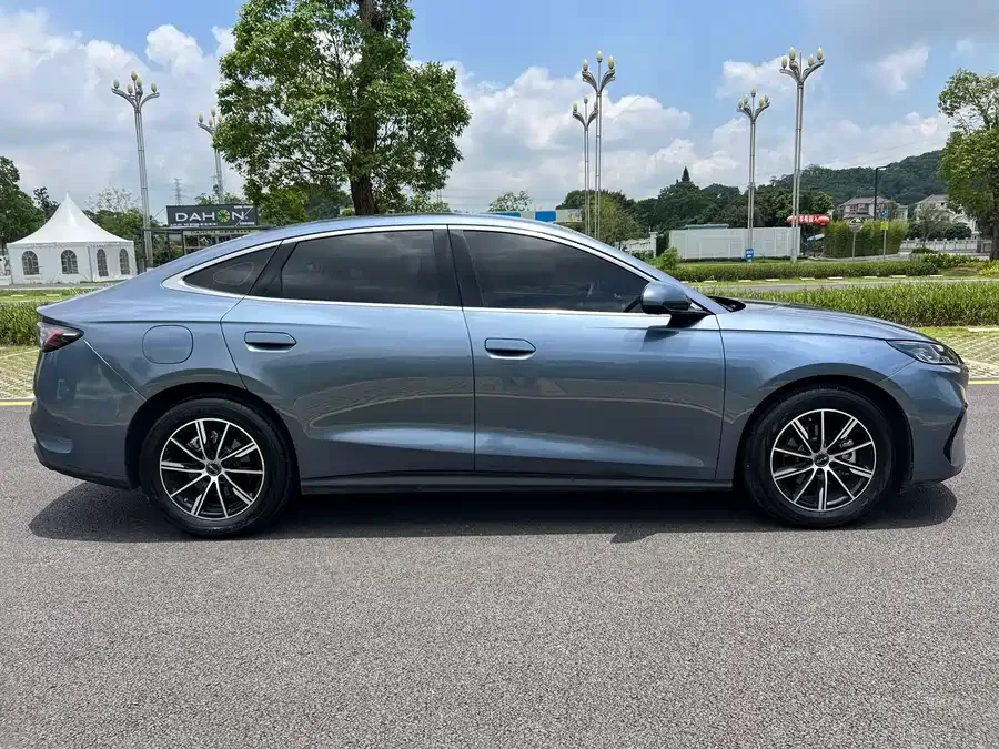 BYD Seal Haibao 2024 Glory Edition DM-i 1.5L 121km Premium Edition 2024 — миниатюра 2