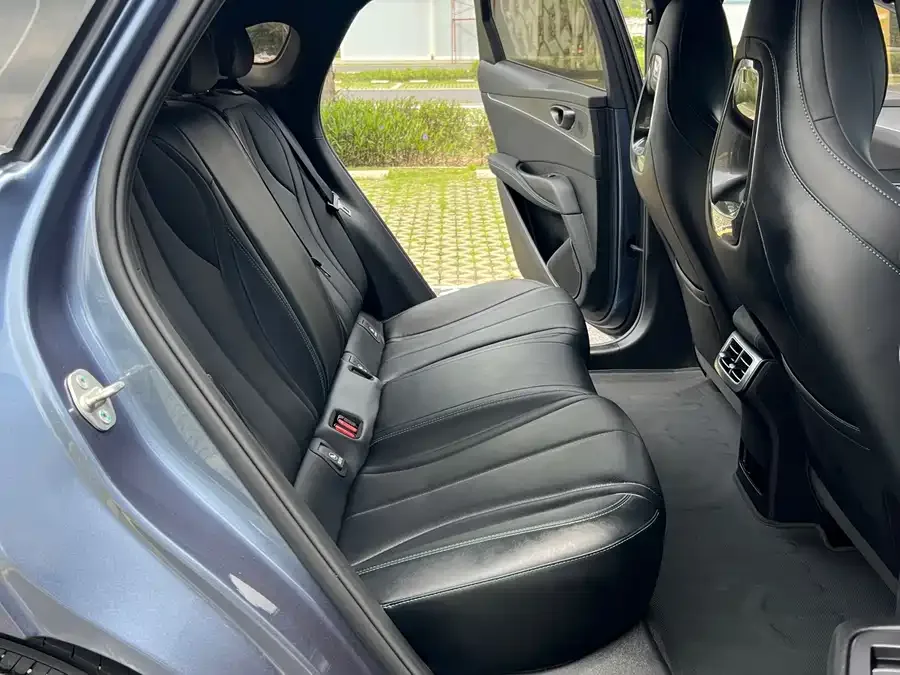 BYD Seal Haibao 2024 Glory Edition DM-i 1.5L 121km Premium Edition 2024 — миниатюра 5