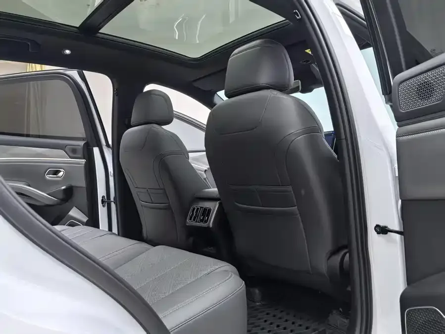 BYD Song L DM-i Song L DM-i 2025 Intelligent Driving Edition 112km Leading Model 2025 — миниатюра 3