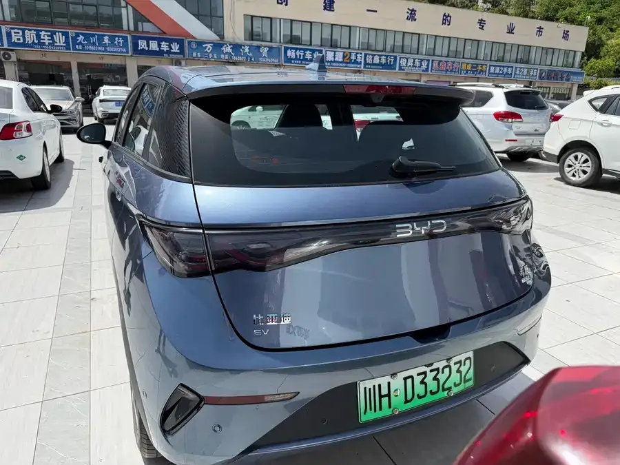 BYD Dolphin Dolphin 2025 Smart Driving Edition 410km Fashion Edition 2025 — миниатюра 3