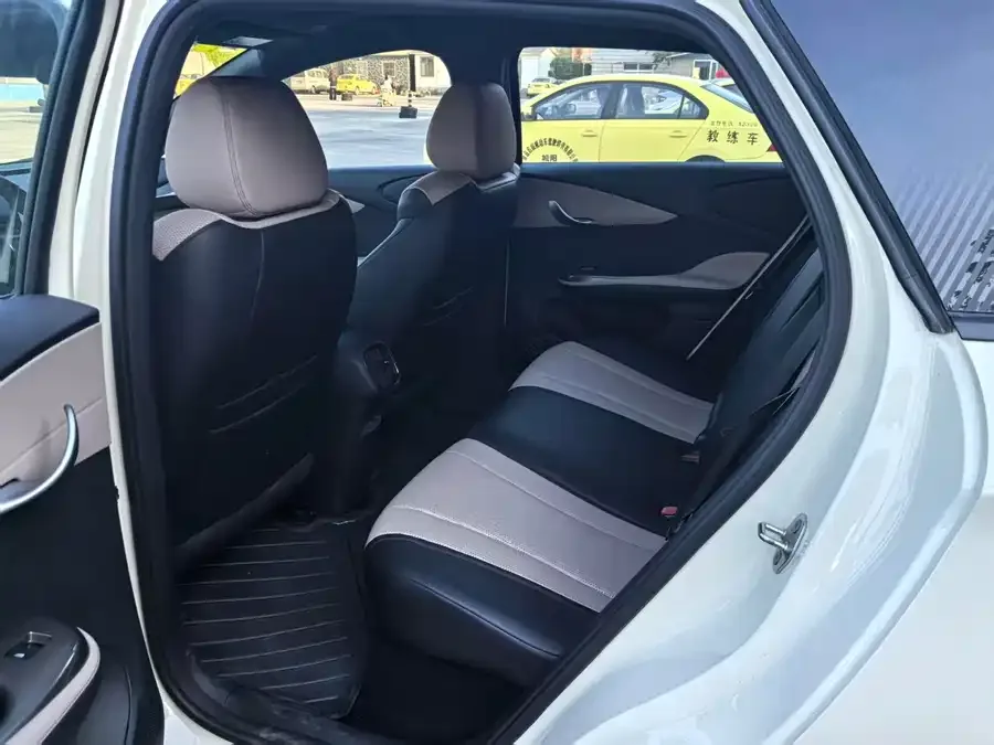 BYD Dolphin Dolphin 2025 Smart Driving Edition 410km Fashion Edition 2025 — миниатюра 4