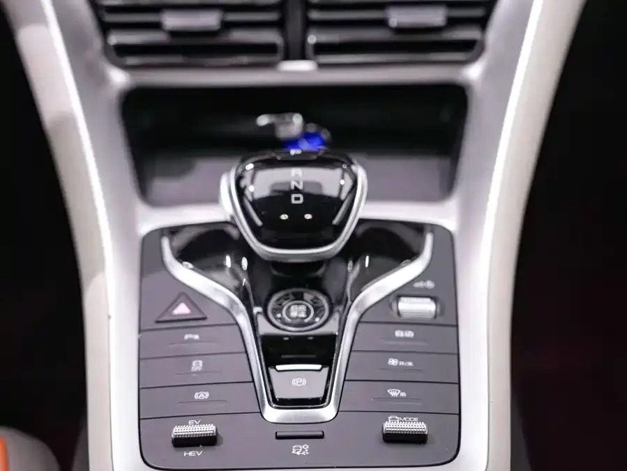 BYD Song Pro New Energy Song Pro New Energy 2024 Honor Edition DM-i 71KM Pilot Edition 2024 — миниатюра 4
