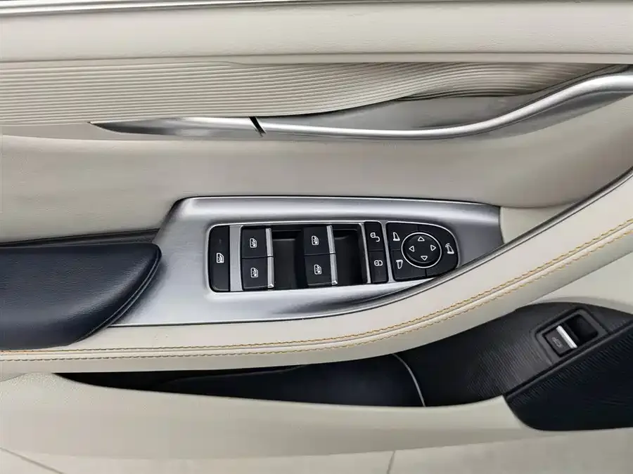 BYD Song PLUS New Energy Song PLUS New Energy 2023 Champion Edition DM-i 110KM Flagship 2023 — миниатюра 3