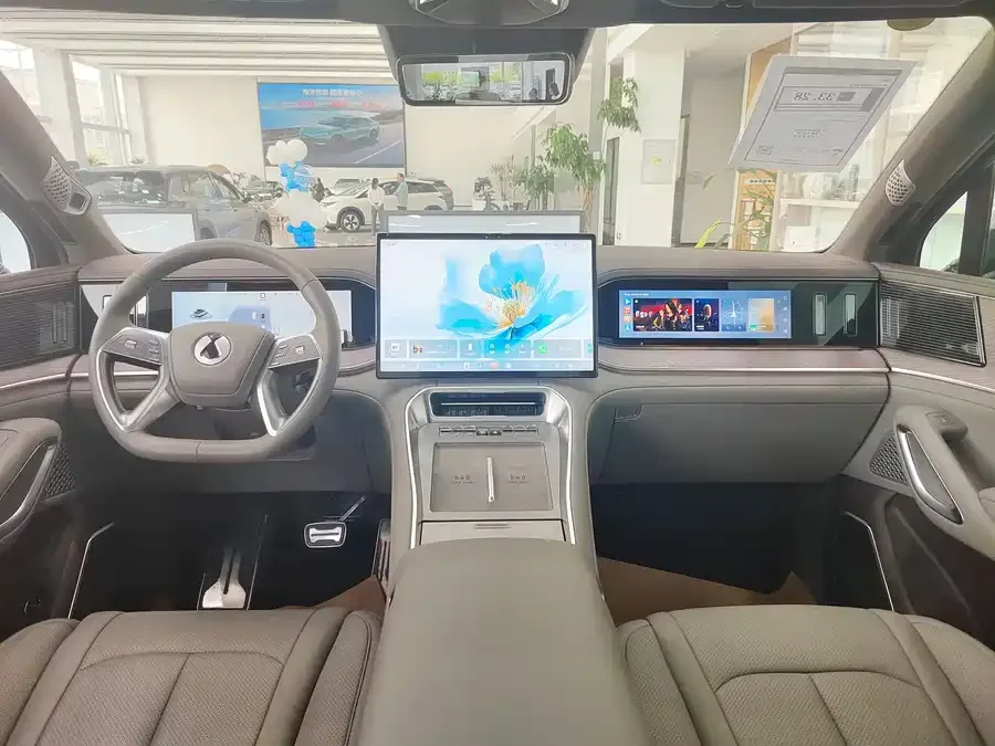 BYD N9 Denza N9 2025 flagship model 2025 — миниатюра 3