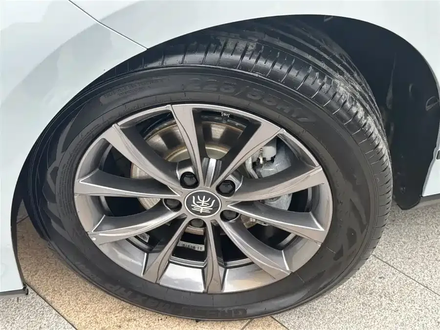 BYD Qin L Qin L 2025 EV 470KM Leading Edition 2025 — миниатюра 5