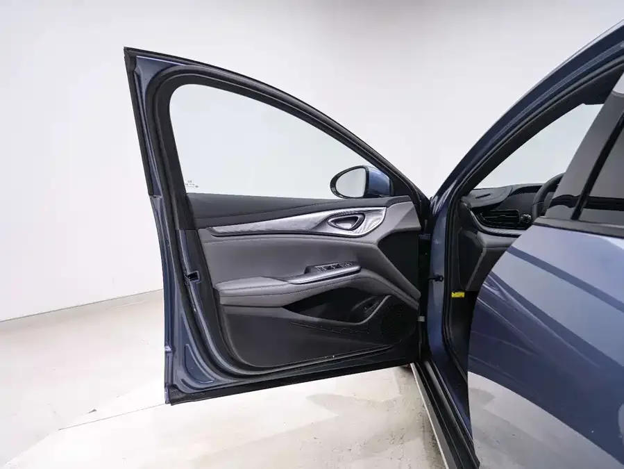 BYD Seal Haibao 2024 Glory Edition DM-i 1.5L 121km Luxury 2024 — миниатюра 4