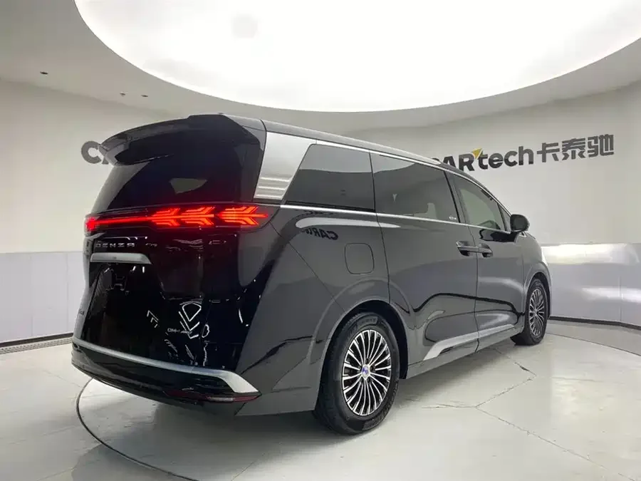 BYD D9 DENZA D9 2022 DM-i 970 4WD Premium Edition 2024 — миниатюра 2
