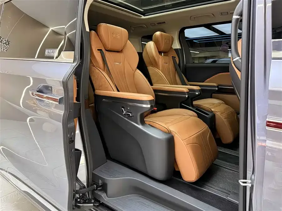 Hongqi HQ9 Hongqi HQ9 2023 2.0T Intelligent Connection Flagship Edition 2022 — миниатюра 4