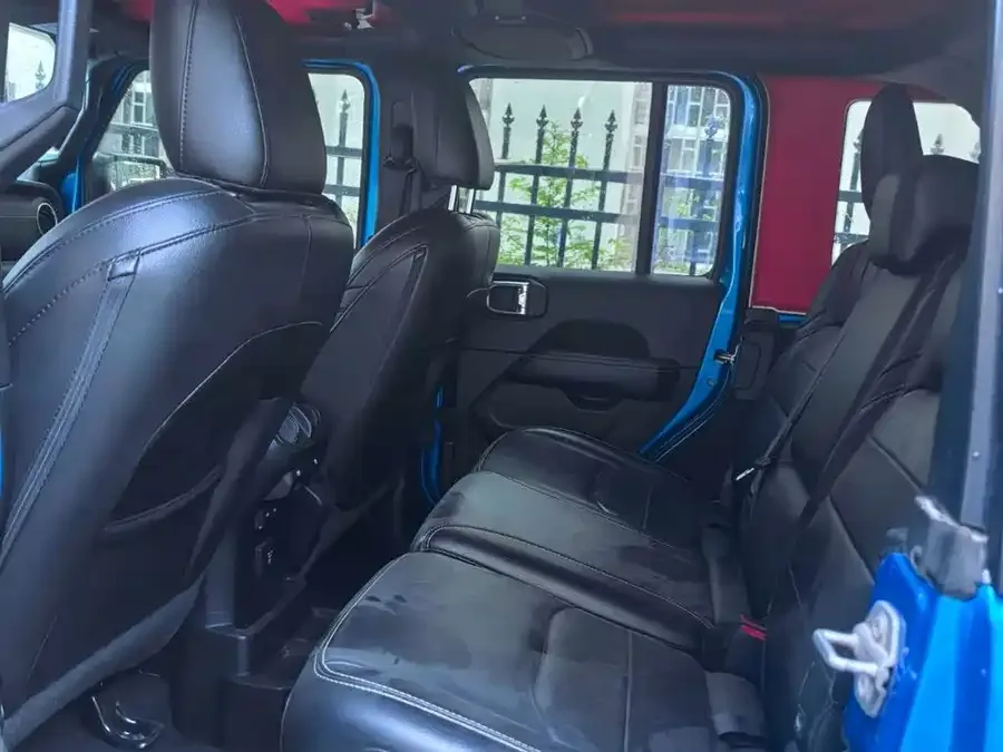 Jeep Wrangler New Energy Wrangler New Energy 2021 Four-Door 2.0T 4xe Sahara 2022 — миниатюра 2