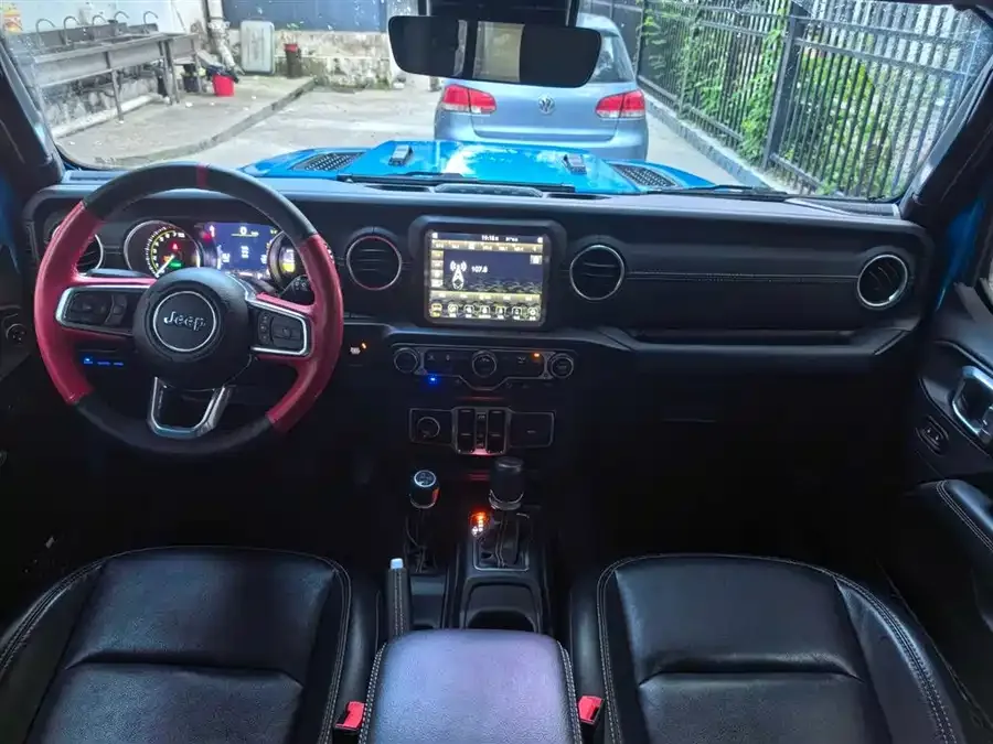 Jeep Wrangler New Energy Wrangler New Energy 2021 Four-Door 2.0T 4xe Sahara 2022 — миниатюра 3