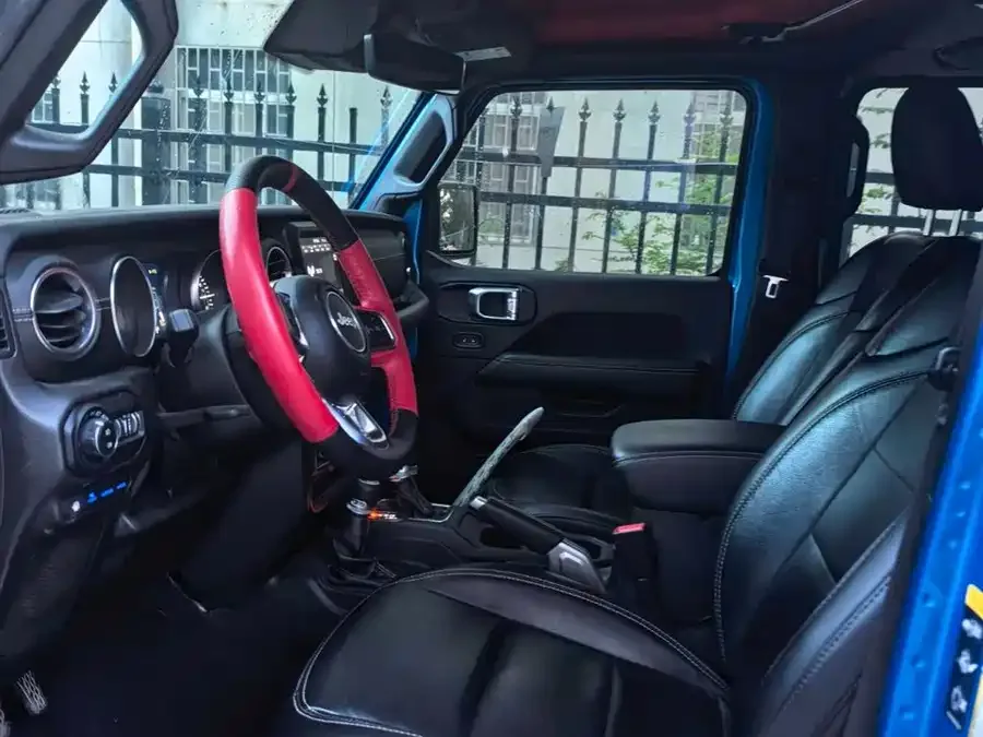 Jeep Wrangler New Energy Wrangler New Energy 2021 Four-Door 2.0T 4xe Sahara 2022 — миниатюра 4
