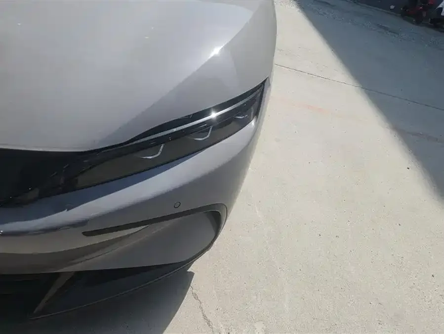 BYD Second-hand Han 2025 DM-i Intelligent Driving Edition 125KM Premium Edition 2025 — миниатюра 2
