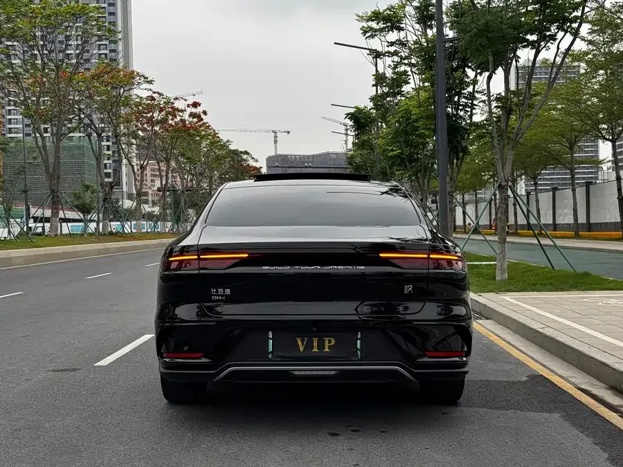BYD Second-hand Han 2022 DM-i 242KM Flagship 2023 — миниатюра 3
