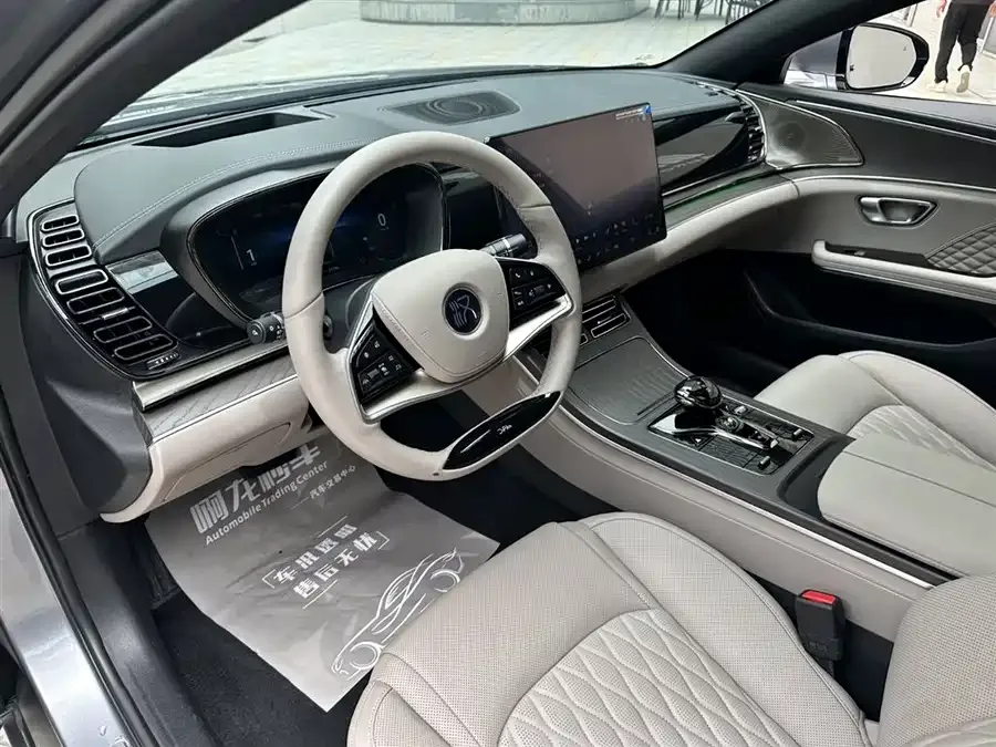 BYD Second-hand Han 2024 DM-i Honor Edition 121KM Premium Edition 2024 — миниатюра 4