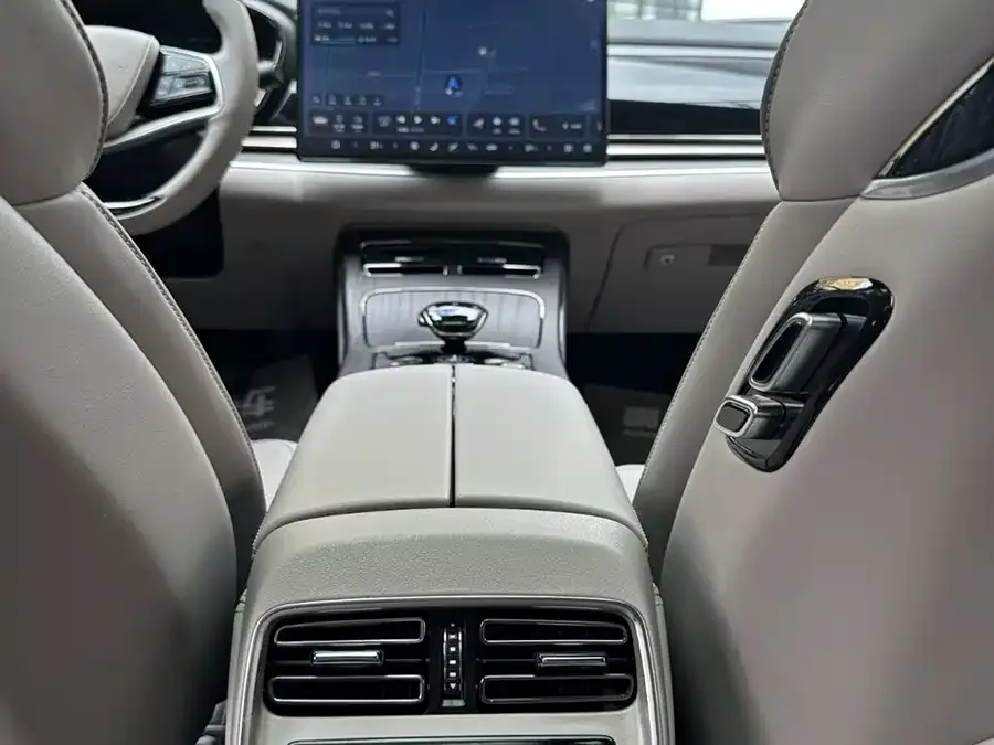 BYD Second-hand Han 2024 DM-i Honor Edition 121KM Premium Edition 2024 — миниатюра 5