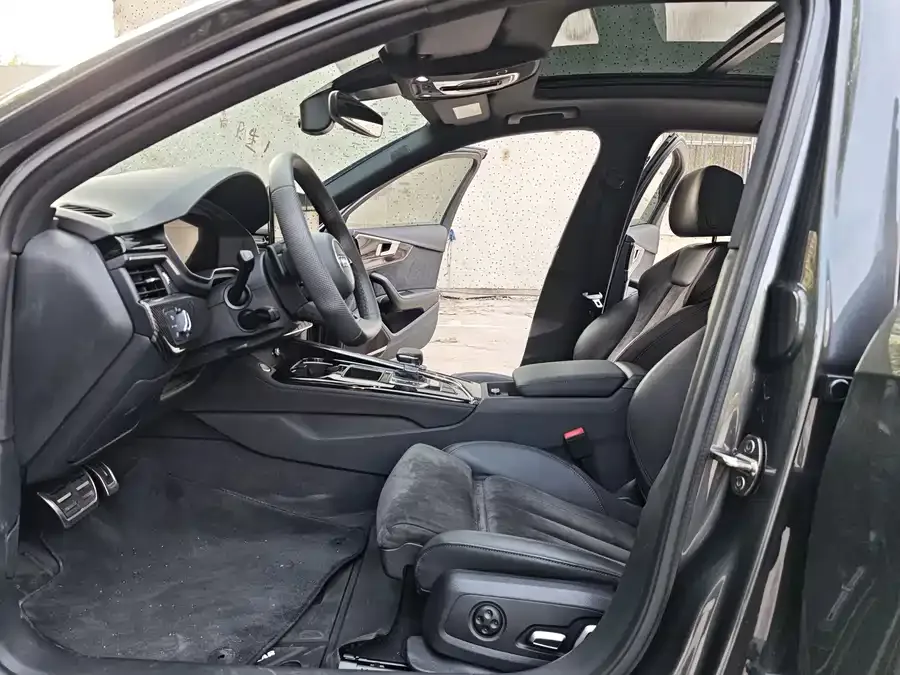 Audi a4 l 2024 45 TFSI quattro premium dynamic model 2025 — миниатюра 4