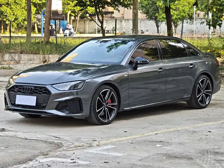 Audi a4 l 2025