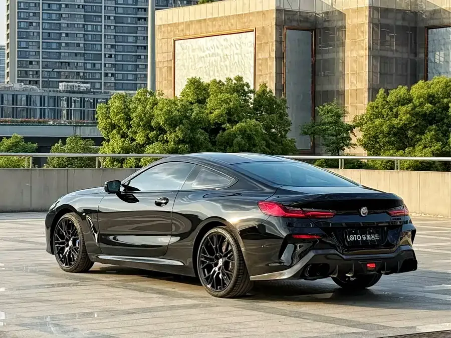 BMW 8 Series BMW 8 Series 2022 840i Coupe M Sport Package 2024 — миниатюра 4