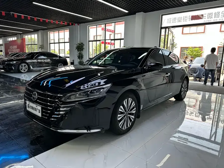 Nissan Altima 2025