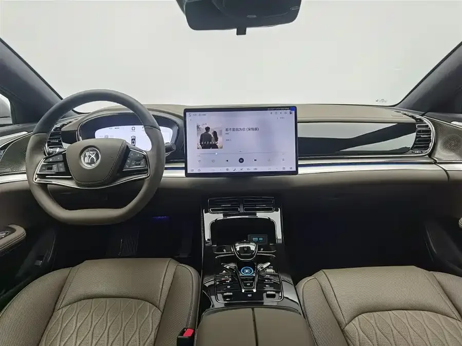 BYD Second-hand Han 2025 DM-i Intelligent Driving Edition 125KM Premium Edition 2025 — миниатюра 2
