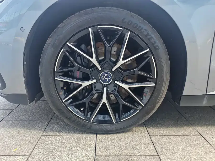BYD Second-hand Han 2024 EV Honor Edition 610KM 4WD God's Eye Smart Driving Edition 2024 — миниатюра 3