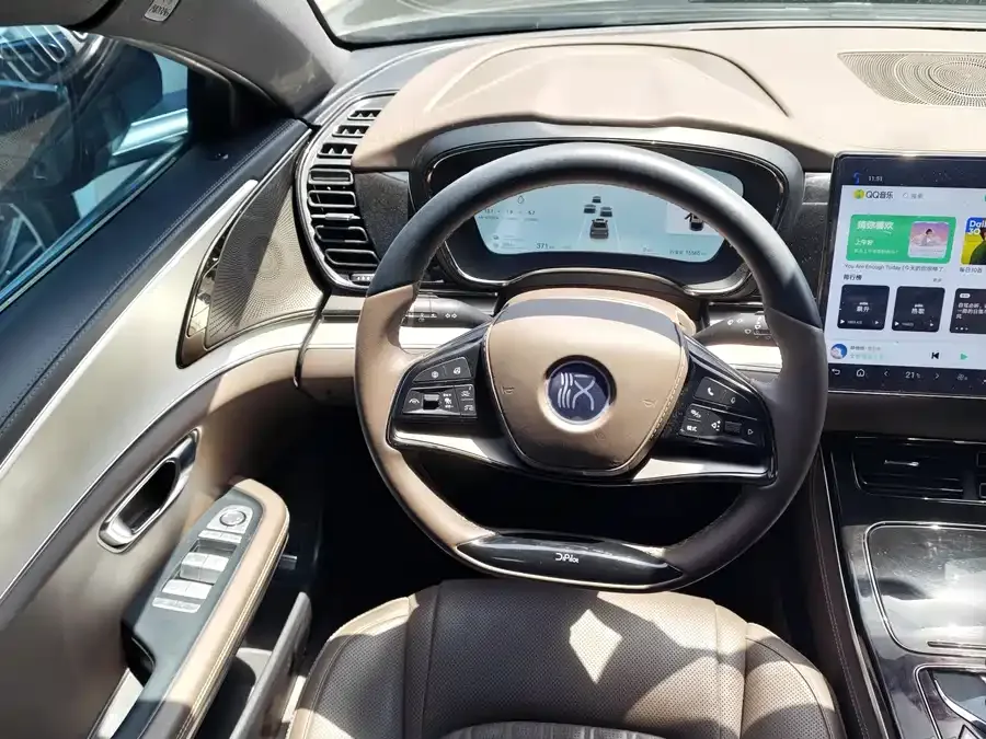 BYD Second-hand Han 2025 DM-i 125KM Comfort Edition 2025 — миниатюра 3