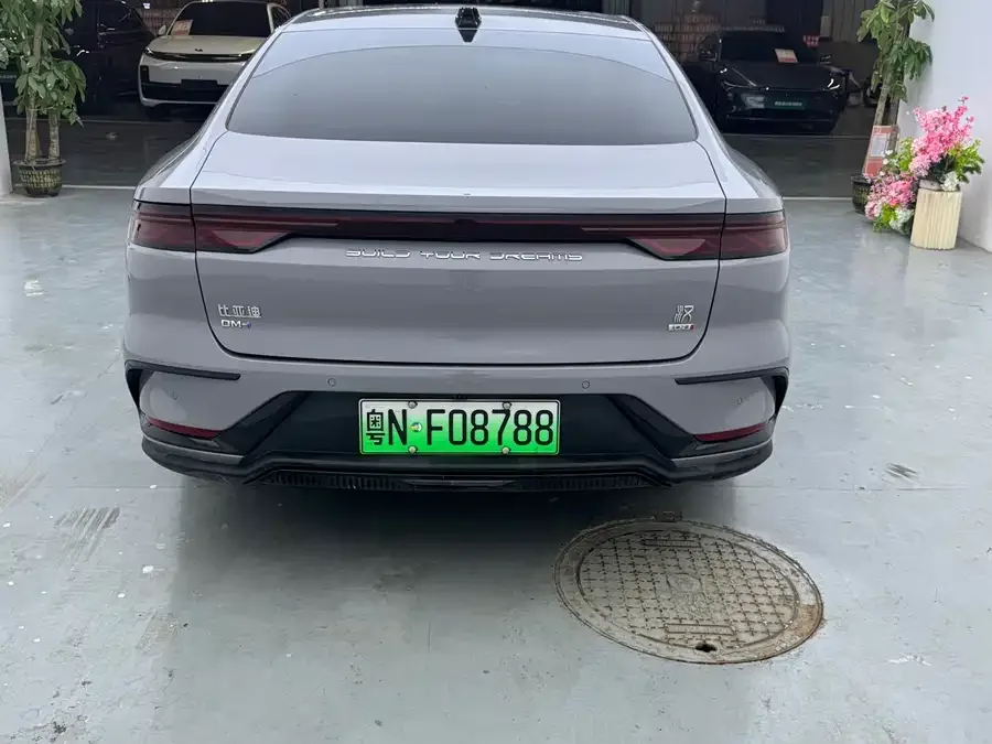 BYD Second-hand Han 2025 DM-i Intelligent Driving Edition 125KM Premium Edition 2025 — миниатюра 3