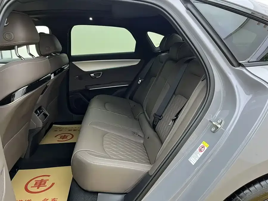 BYD Second-hand Han 2025 DM-i Intelligent Driving Edition 125KM Premium Edition 2025 — миниатюра 4